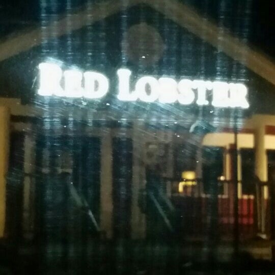 Photo taken at Red Lobster by Jajai on 5/18/2017