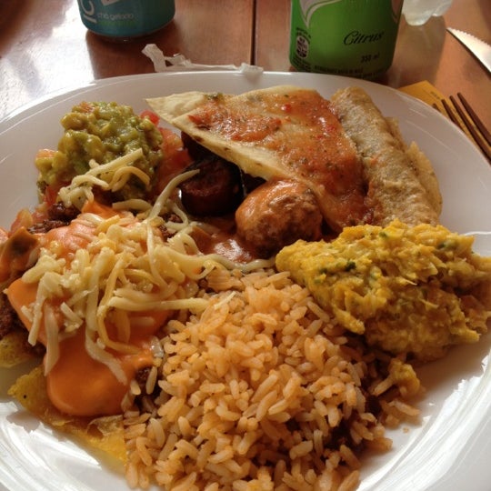 10/31/2012 tarihinde Thais M.ziyaretçi tarafından Totopos Gastronomia Mexicana'de çekilen fotoğraf