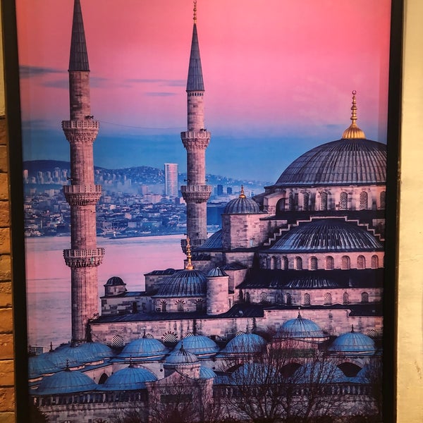 Foto diambil di Bosporus Restaurant oleh Mohamed S. pada 9/16/2020