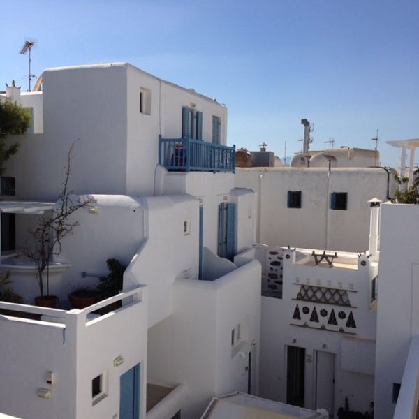 Foto diambil di Carbonaki Hotel Mykonos oleh H B. pada 7/12/2014