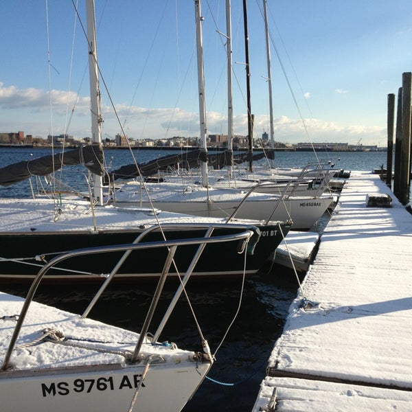 Foto tirada no(a) Boston Sailing Center por Ben T. em 1/1/2013