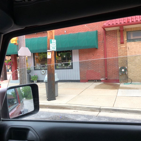 PJs Frame & Gallery Framing Store in Wauwatosa