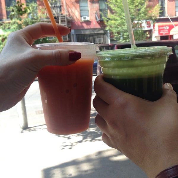 Foto scattata a Brooklyn Crepe And Juice da Chris R. il 9/7/2014
