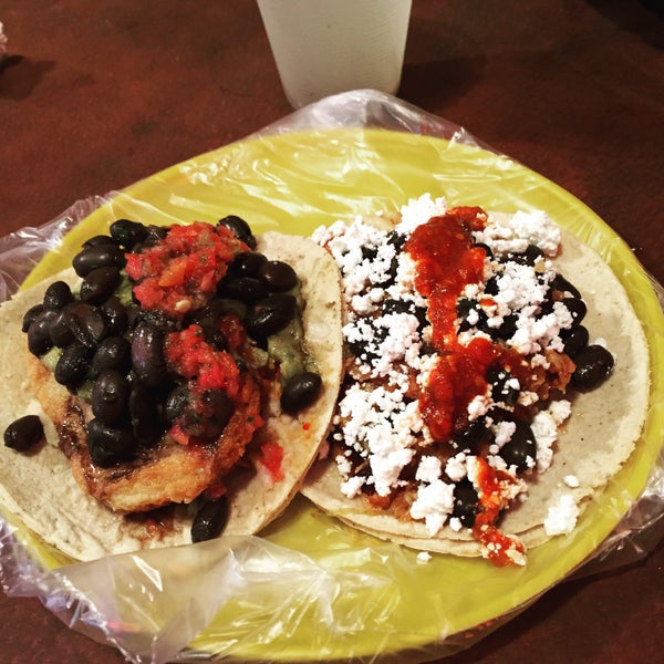 Снимок сделан в Tacos Gus пользователем Jon G. 6/29/2015