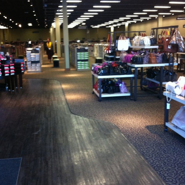 Directions to shop dsw warehouse