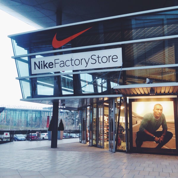 Nike Factory Store - Tienda de artículos deportivos en
