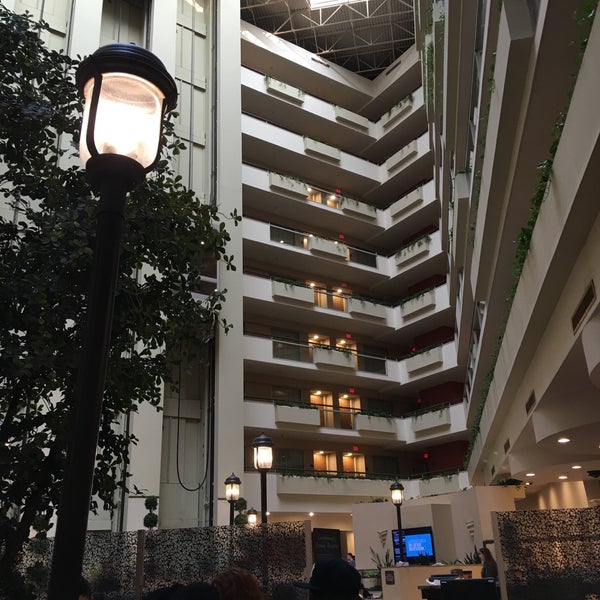 5/20/2016에 John J.님이 Embassy Suites by Hilton에서 찍은 사진