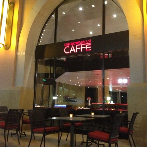 Снимок сделан в Emporio Armani Café- The Pearl Qatar пользователем Meho A. 7/4/2013