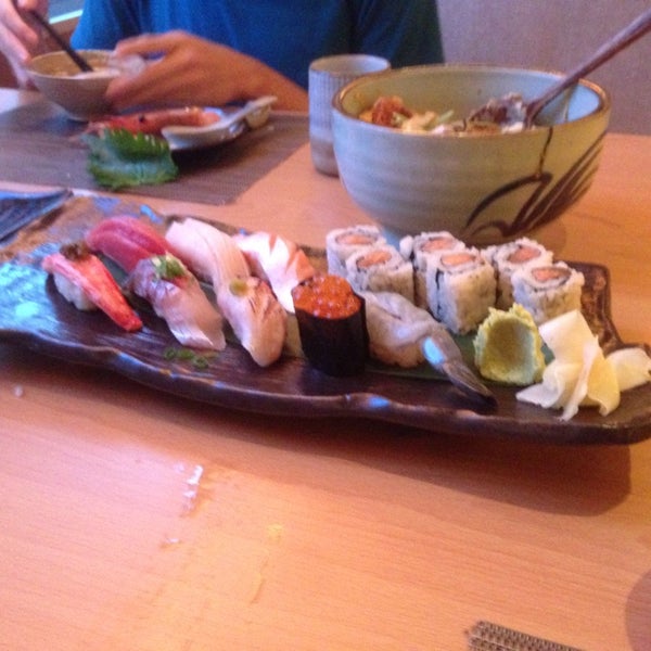 4/26/2014에 Sc L.님이 Habitat Japanese Restaurant 楠料理에서 찍은 사진