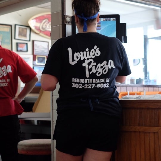5/25/2014 tarihinde Tony M.ziyaretçi tarafından Louie&#39;s Pizza'de çekilen fotoğraf