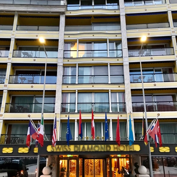รูปภาพถ่ายที่ Swiss Diamond Hotel Lugano โดย Ronamedo N. เมื่อ 10/18/2019