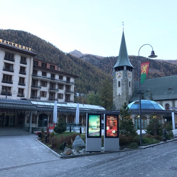 Photo taken at Grand Hotel Zermatterhof by Ronamedo N. on 10/26/2018