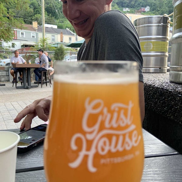 Photo taken at Grist House Craft Brewery by Nichole L. on 8/3/2022