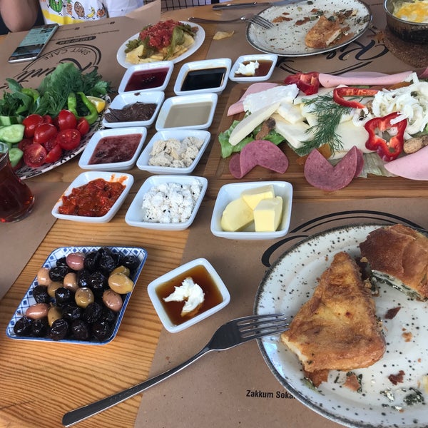 9/4/2018 tarihinde Merve Y.ziyaretçi tarafından Kirinti Simit Cafe'de çekilen fotoğraf