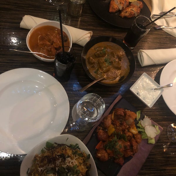 Foto scattata a Spice Affair Beverly Hills Indian Restaurant da Mohammed il 1/16/2022