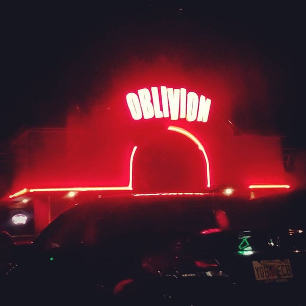 รูปภาพถ่ายที่ Oblivion Taproom โดย Edric E. เมื่อ 1/31/2016