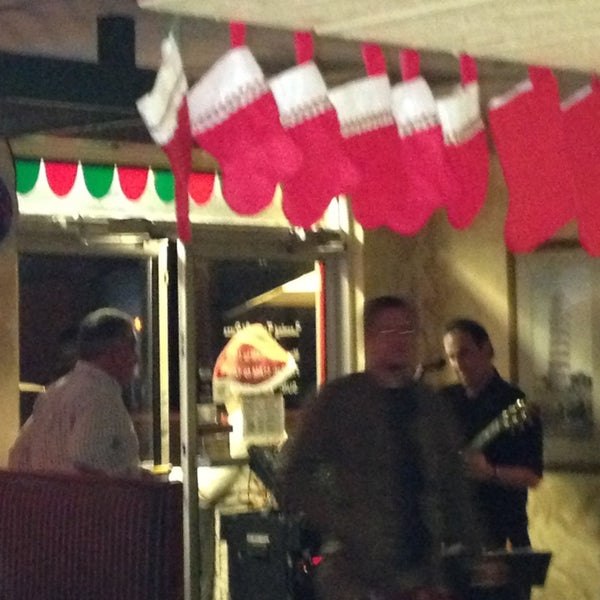 12/23/2012にCarl S.がLeaning Tower of Pizzaで撮った写真