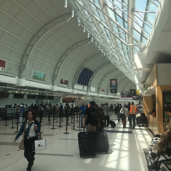 6/1/2017 tarihinde Ian James R.ziyaretçi tarafından Toronto Pearson Uluslararası Havalimanı (YYZ)'de çekilen fotoğraf