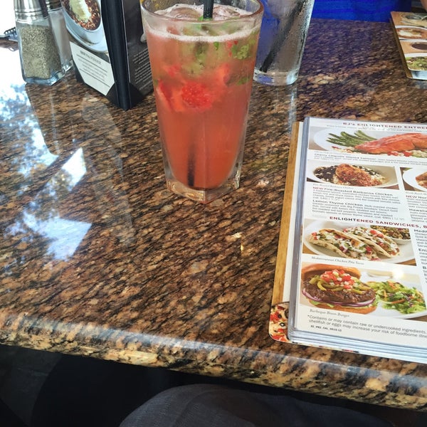 Photo taken at BJ&#39;s Restaurant &amp; Brewhouse by Jerry S. on 8/18/2015