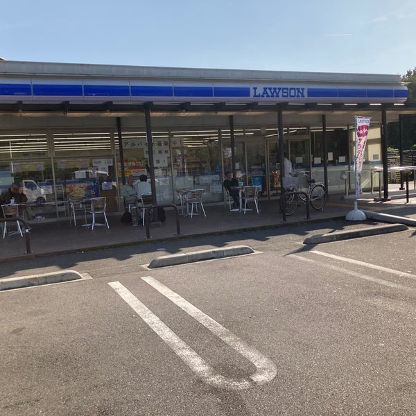 ローソン 鶴見緑地駅前店 大阪市のコンビニ