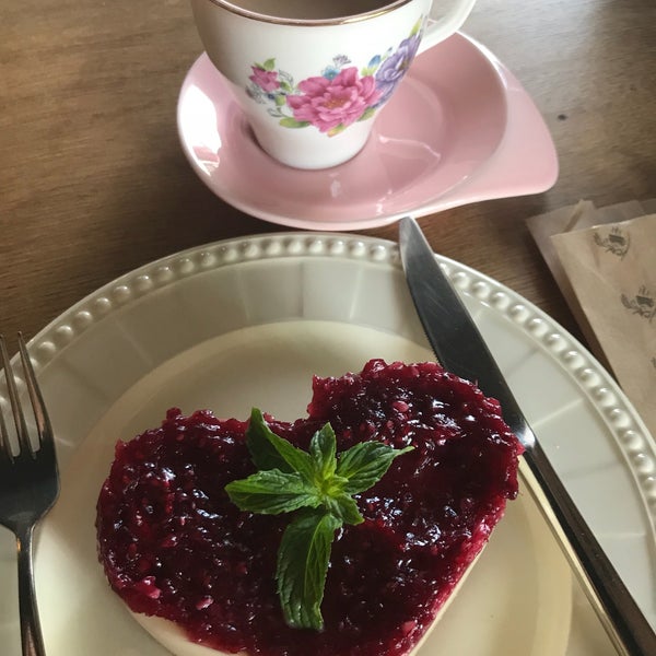 5/24/2018 tarihinde Cem Ç.ziyaretçi tarafından Baba Fırın - Cafe Taşyaka'de çekilen fotoğraf