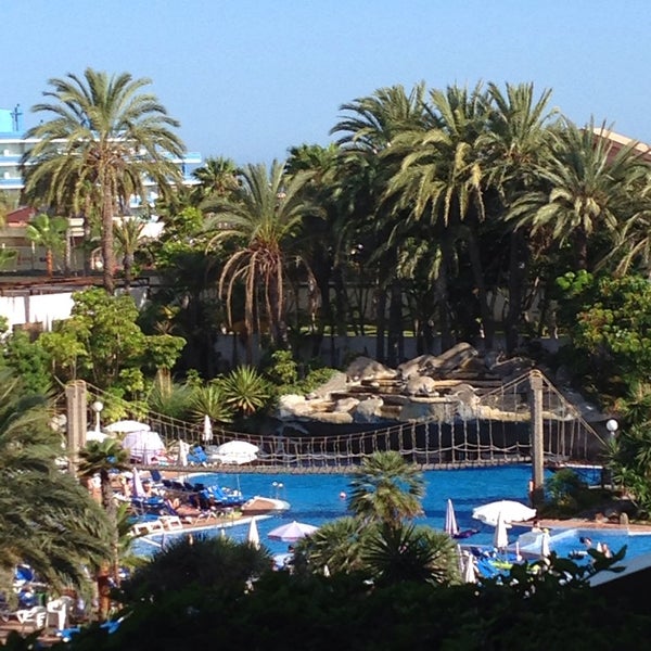 Photo taken at Hotel Best Tenerife by Jeroen D. on 7/2/2014