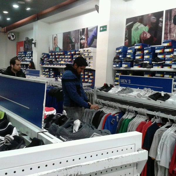 Reebok - Estacion Central Outlet - Padre Hurtado - San Francisco de Borja 66