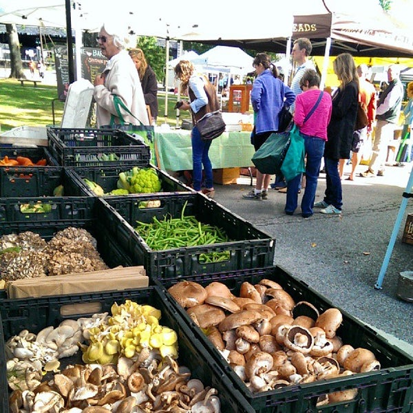 9/14/2013 tarihinde John A.ziyaretçi tarafından Chappaqua Farmers Market'de çekilen fotoğraf