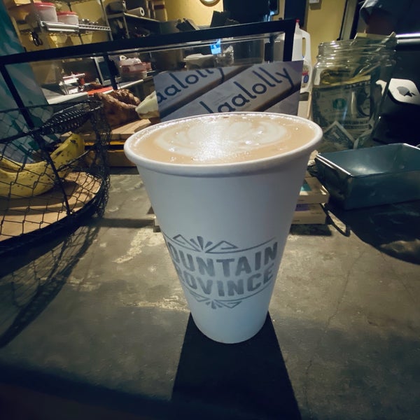 10/17/2019 tarihinde Greg L.ziyaretçi tarafından Mountain Province Espresso Bar'de çekilen fotoğraf