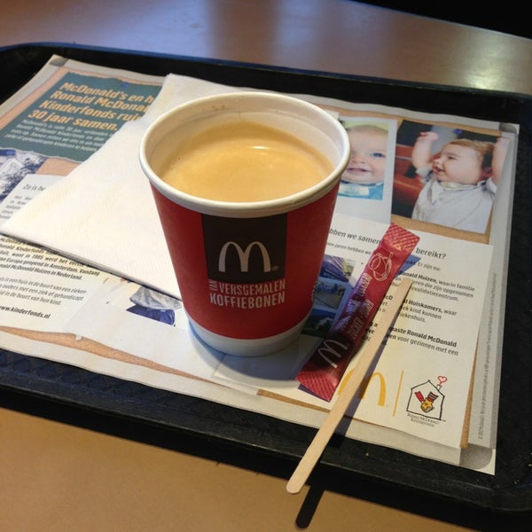 Foto tirada no(a) McDonald&#39;s por Boudewijn V. em 12/28/2012
