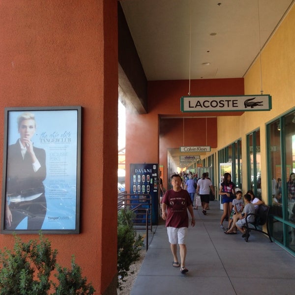 Photo taken at Barstow Factory Outlets by Boudewijn V. on 7/28/2013