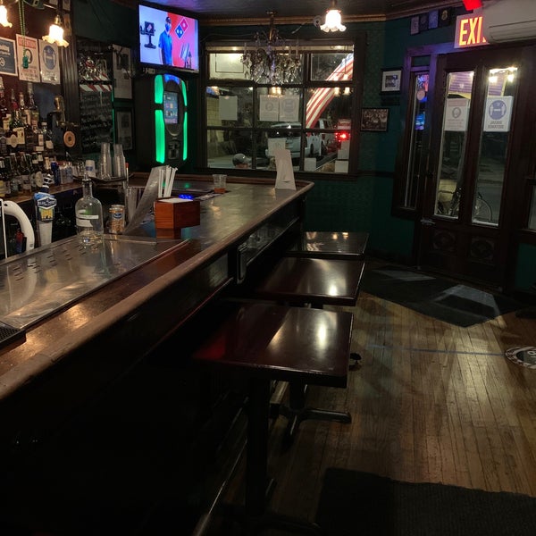 Foto tirada no(a) Neir&#39;s Tavern por Dr. Michele I. em 9/13/2020