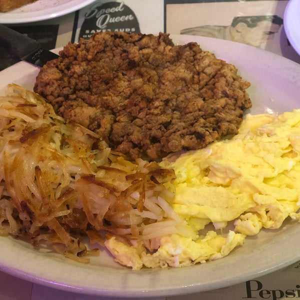 Photo taken at Mama&#39;s Daughter&#39;s Diner by Kaminsky E. on 1/27/2018