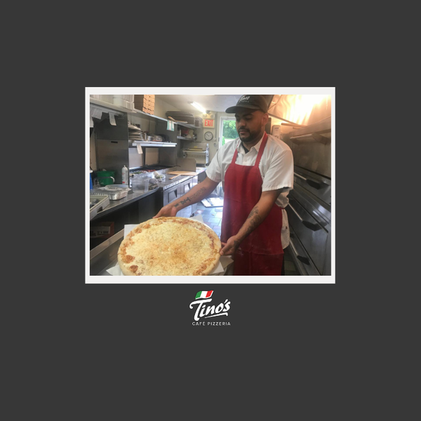 Das Foto wurde bei Tino&#39;s Pizzeria von user394726 u. am 11/7/2020 aufgenommen