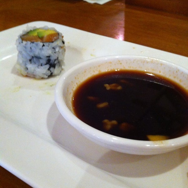 Снимок сделан в Ginza Japanese Restaurant пользователем Anushua A. 6/26/2013