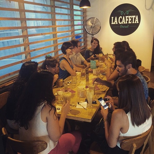 รูปภาพถ่ายที่ La Cafeta โดย Jorge A. เมื่อ 3/19/2015