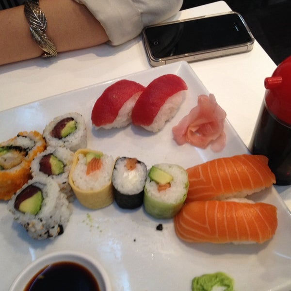 Photo taken at Eat Sushi by Jorge R. on 11/14/2013