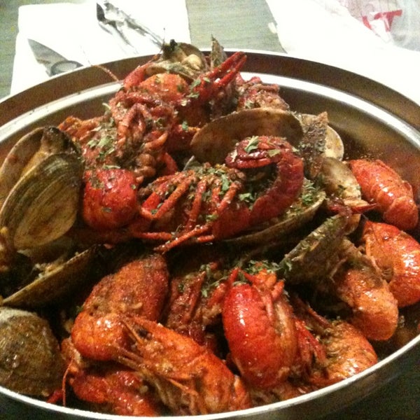 Crab Bucket Seafood Restaurant in Makiki Lower Punchbowl Tantalu