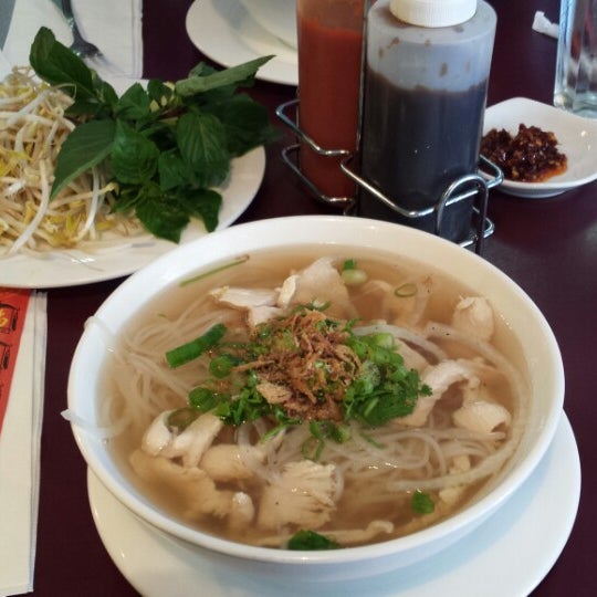 Foto tirada no(a) Bui Vietnamese Cuisine por Cynthia em 8/10/2013