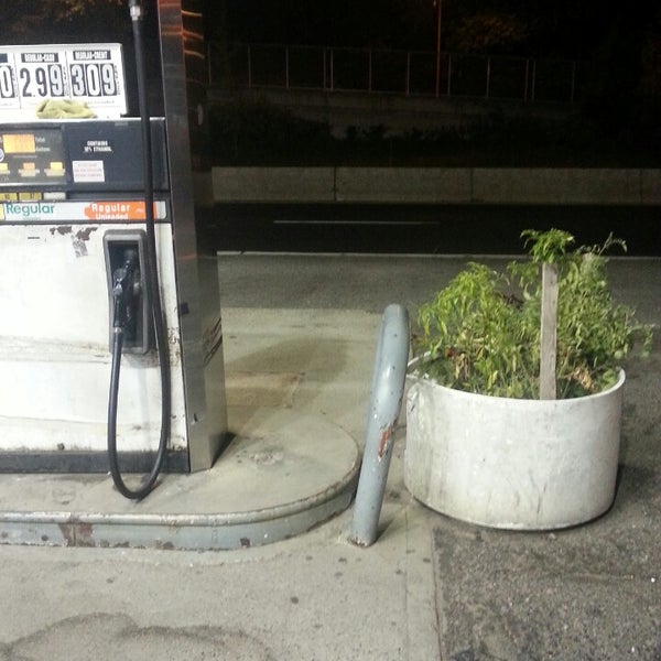 EZ Gas Fuel Station in Jersey City