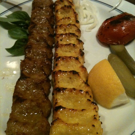 10/27/2012에 gurpreet h.님이 Naab Iranian Restaurant에서 찍은 사진