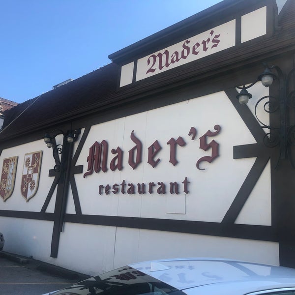 Foto diambil di Mader&#39;s Restaurant oleh Jose V. pada 9/30/2019