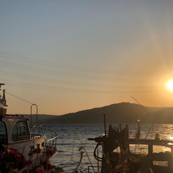Снимок сделан в Çapari Restaurant пользователем Kerim 9/14/2019