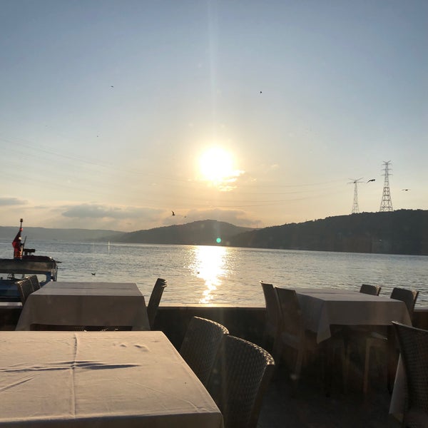 Снимок сделан в Kavak &amp; Doğanay Restaurant пользователем Kerim 3/22/2022