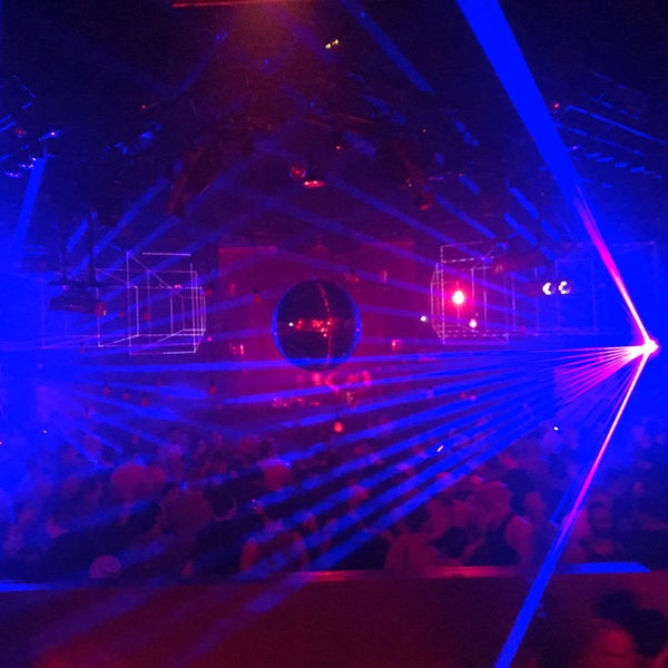 รูปภาพถ่ายที่ Stereo Nightclub โดย dík m. เมื่อ 11/24/2019