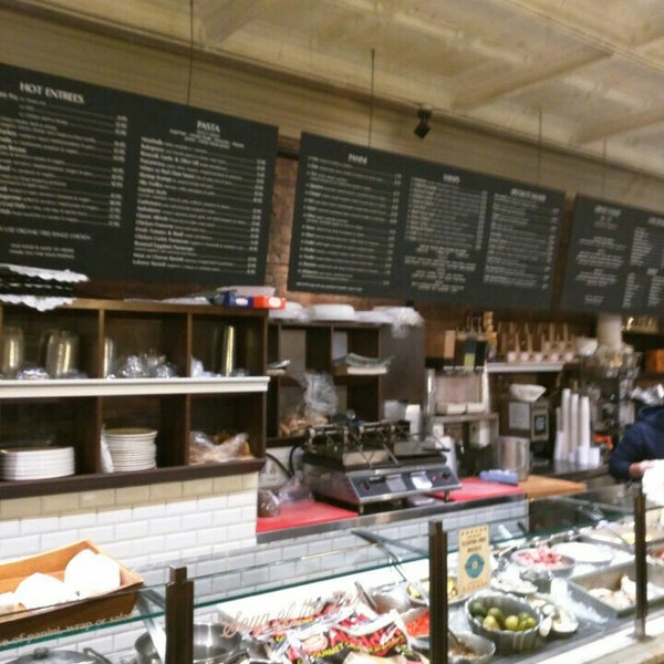 3/6/2016 tarihinde Bennet G.ziyaretçi tarafından Benvenuto Cafe Tribeca'de çekilen fotoğraf