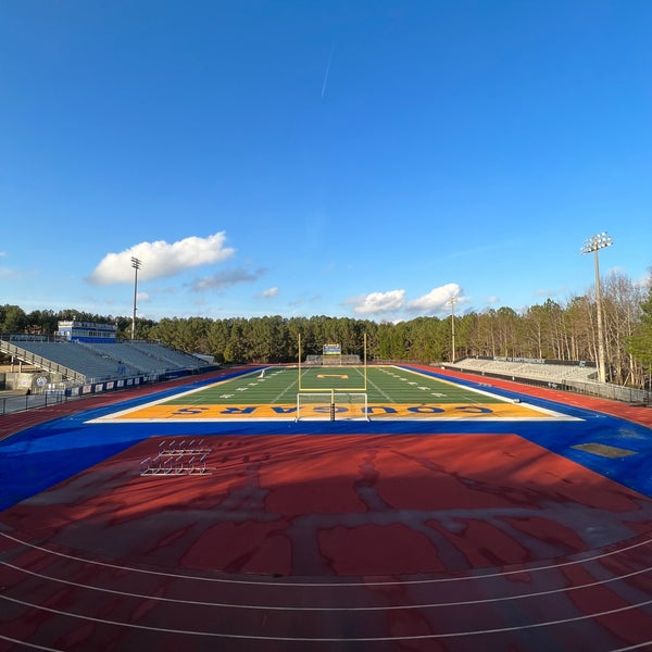 次での写真：Chattahoochee High School Alpharettaの高校