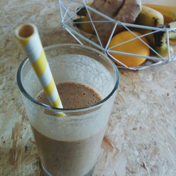 The breakfast smoothie is almost a meal with oats part of the ingredients, and coffee if you wish