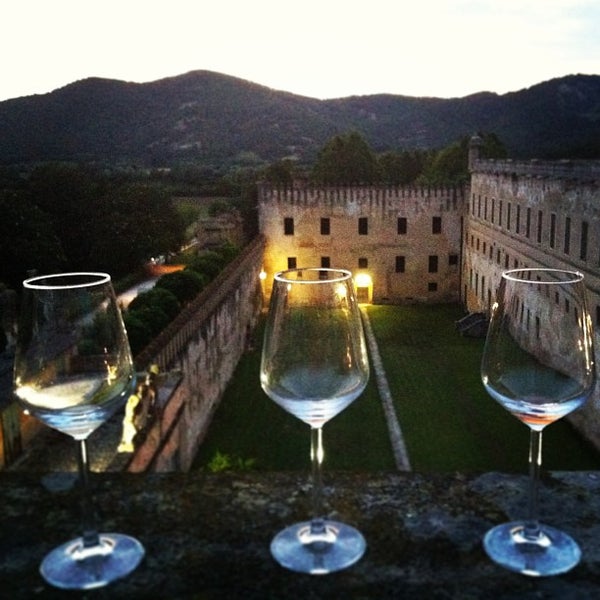 รูปภาพถ่ายที่ Castello del Catajo โดย Devis B. เมื่อ 7/5/2013