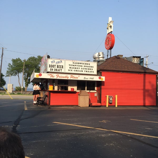 Photo taken at Ardy &amp; Ed&#39;s Drive In by Mark E. on 7/5/2015